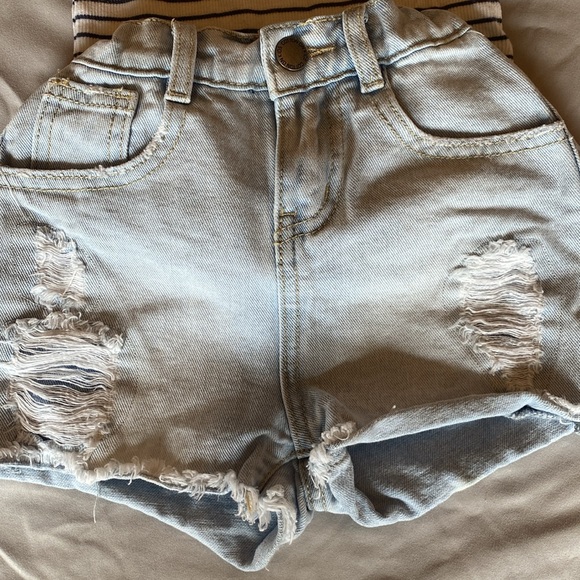 Cotton:On size 5 short and shirt bundle. Cute summer outfit! - Picture 2 of 7